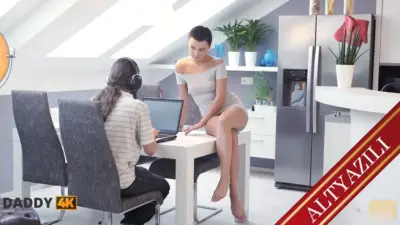 Genç Kızlarla Üçlü Anal