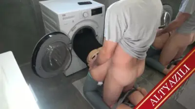Türk Anne Çamaşır Makinesine Sıkışırsa