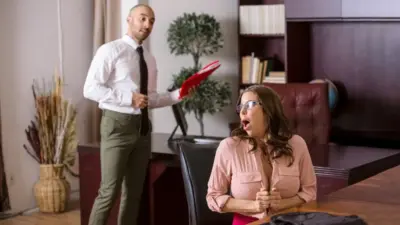 Annemin Gizli Ek İşi: 1. Bölüm