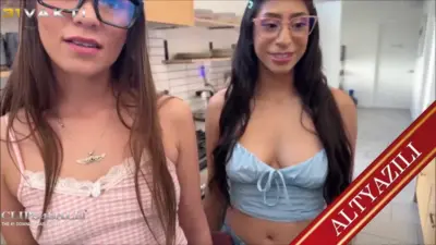 Üvey Kızımı Nude Atarken Yakaladım (Türkçe Konuşmalı)